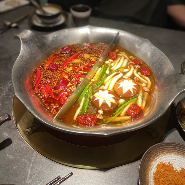 🔥湊湊火鍋太好吃，愛吃辣的不能錯過 🌶️😋