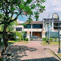 馬來西亞檳城喬治城著名地標建築景點:吉寧加必丹清真寺🕌，19世紀古跡建築，高大雄偉，適合拍照📸打卡