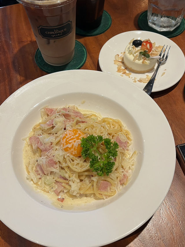 🍽️ แนะนำคาเฟ่สวยที่พนมเปญ LA. CHRONIQUE✨