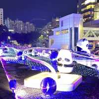 🇭🇰 香港！今個聖誔有熊貓陪大家一起慶祝🎅🌲
