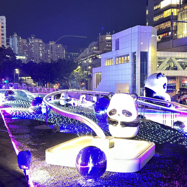 🇭🇰 香港！今個聖誔有熊貓陪大家一起慶祝🎅🌲