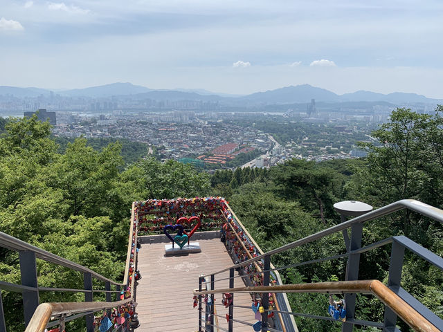 一日遊首爾塔：浪漫與美景的完美結合 🌄❤️