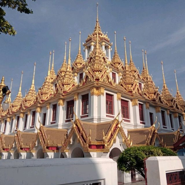 สักการะ🙏พระพุทธรูปสำคัญที่วัดราชนัดดา
