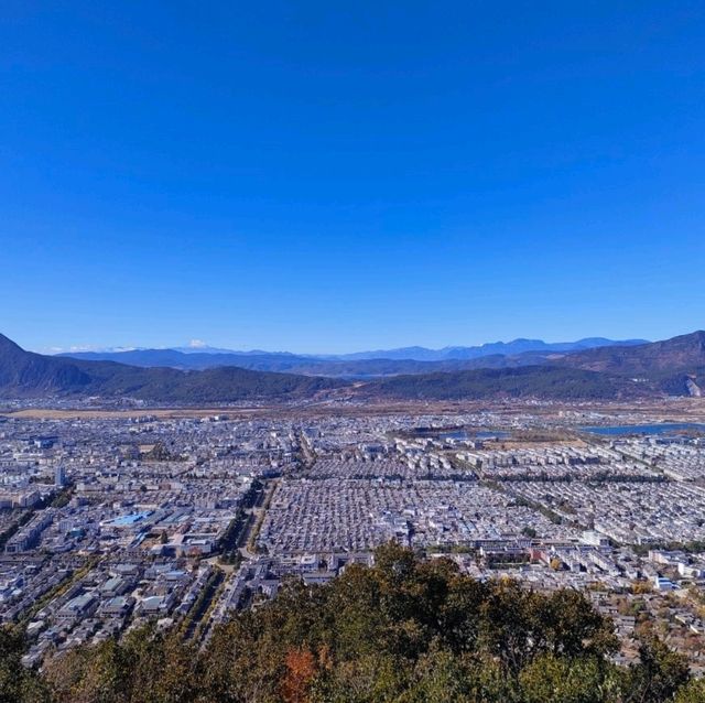 Lijiang Winter Wonderland: Snow-Capped Peaks, Ancient Streets, and Modern Comforts