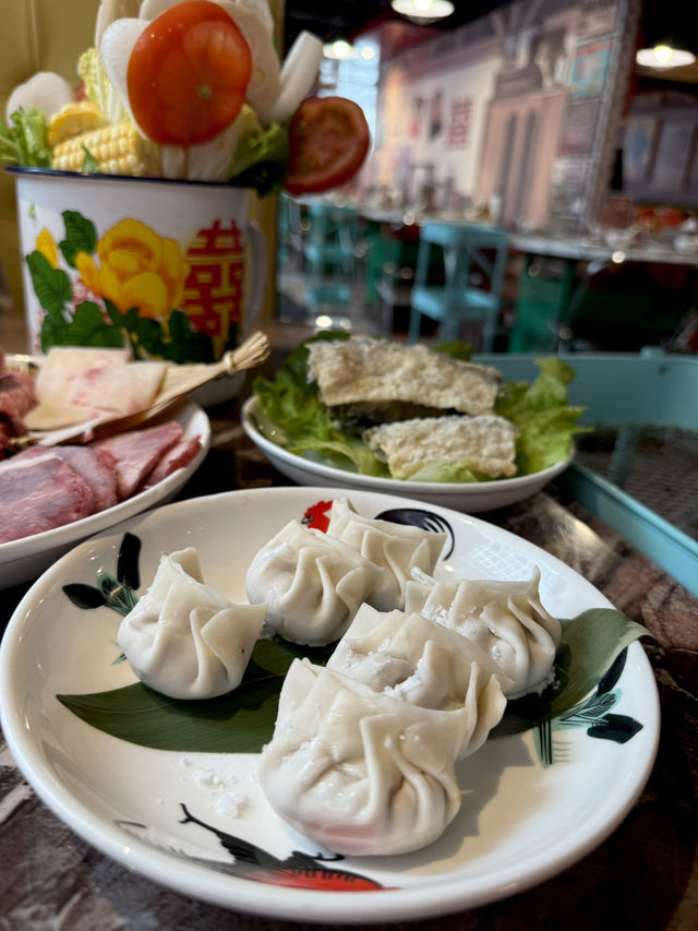  懷舊裝修風火鍋店🍲