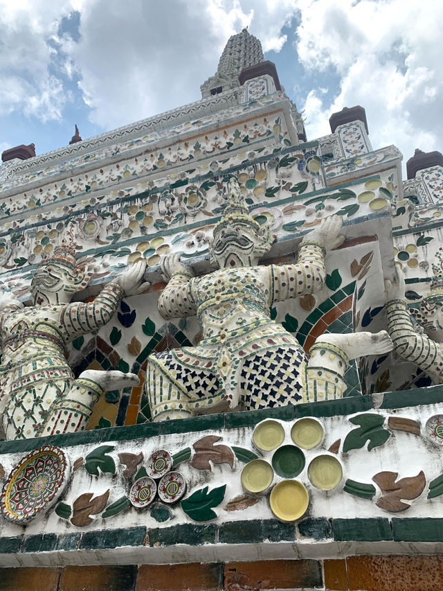ワット・アルン（暁の寺）