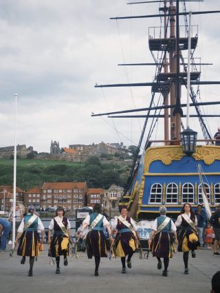 Springtime Escape to Whitby: Seaside Charm & Blooming Beauty 🌸🌊