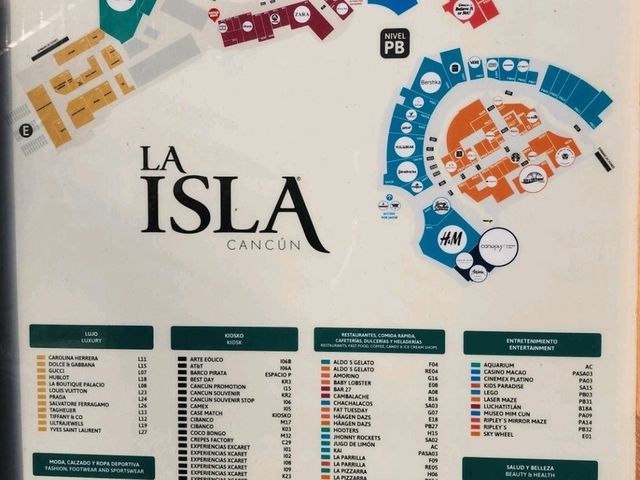 カンクーンのおすすめスポット！LA ISLAショッピングモールで楽しむショッピングとグルメ