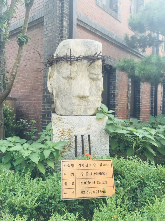 首爾歷史巡禮｜明洞大聖堂×1898廣場｜穿越時空的信仰與浪漫 ⛪🍂