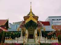 泰國曼谷湄南河畔著名古跡皇家寺廟景點：Wat Uthai Tharam，雄偉泰式寺廟建築群，適合打卡拍照📸