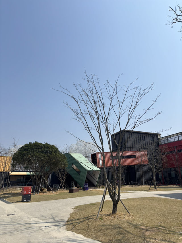 독특한 야외의 이색적인 컨셉의 문화공간💙