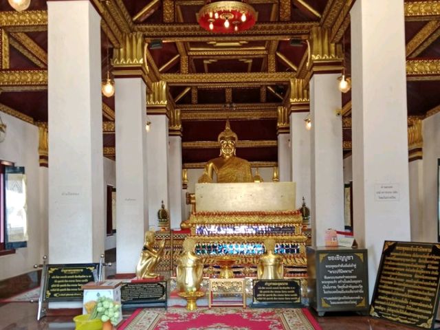 ไหว้พระขอพร วัดพระศรีรัตนมหาธาตุ