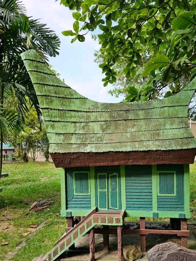 🏠 Explore Indonesia in Minutes – Batam Miniature House Museum Adventure! 🌏✨