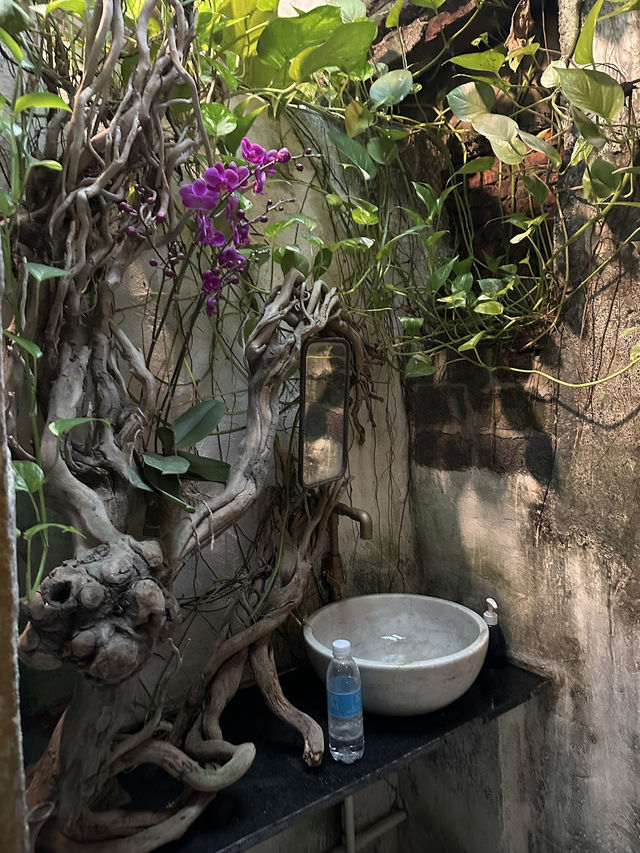 【Hoi An Coffee Hub｜ホイアン・コーヒー・ハブ】 路地の奥にそっとある、まるで秘密基地のようなカフェ