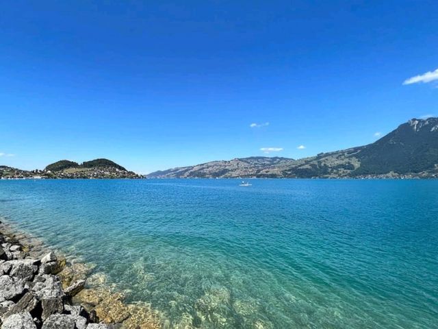 瑞士-圖恩湖，遊船欣賞湖畔風光和阿爾卑斯山