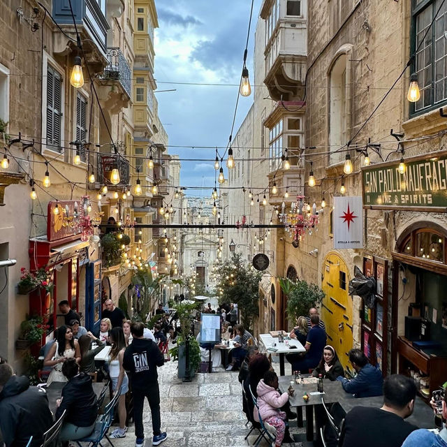 Valletta Market Guide: A Feast for the Senses in Malta's Capital🍊🛍️  