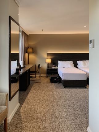 Sydney hotel with a view of the Harbor Bridge