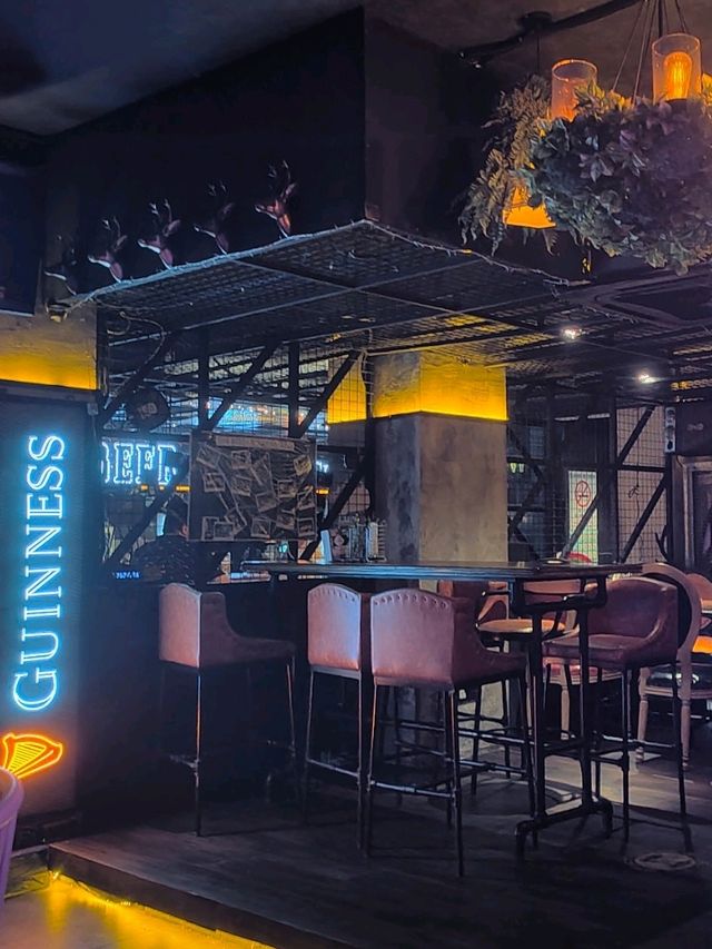 A Cool Spot to Unwind After Dark
