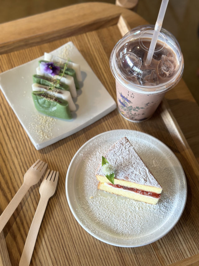 1 in 1 jan cafe korea 🇰🇷