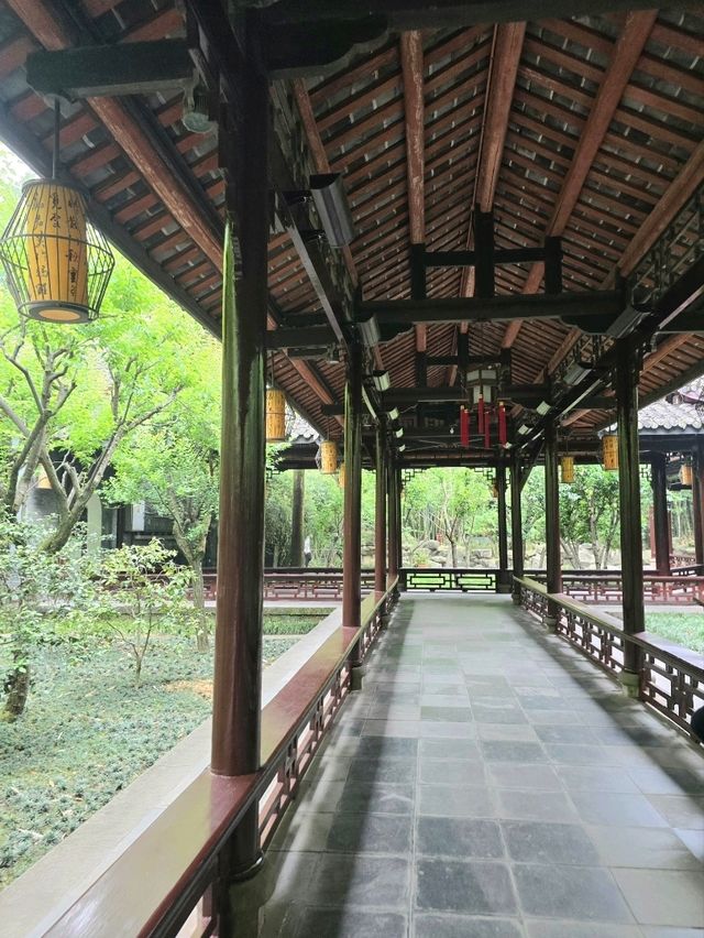 認識一代詩聖感受園林詩意