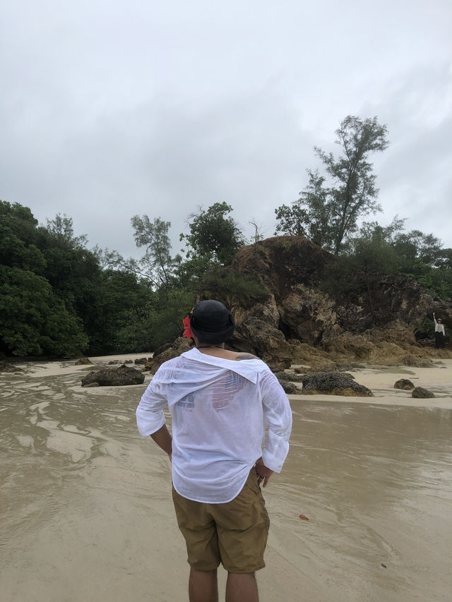ฟังเสียงฝนบนเกาะเงียบ ๆ กลางทะเลใต้