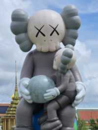 KAWS:HOLIDAY THAILAND