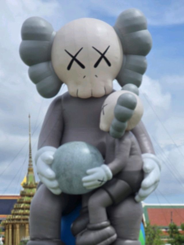 KAWS:HOLIDAY THAILAND