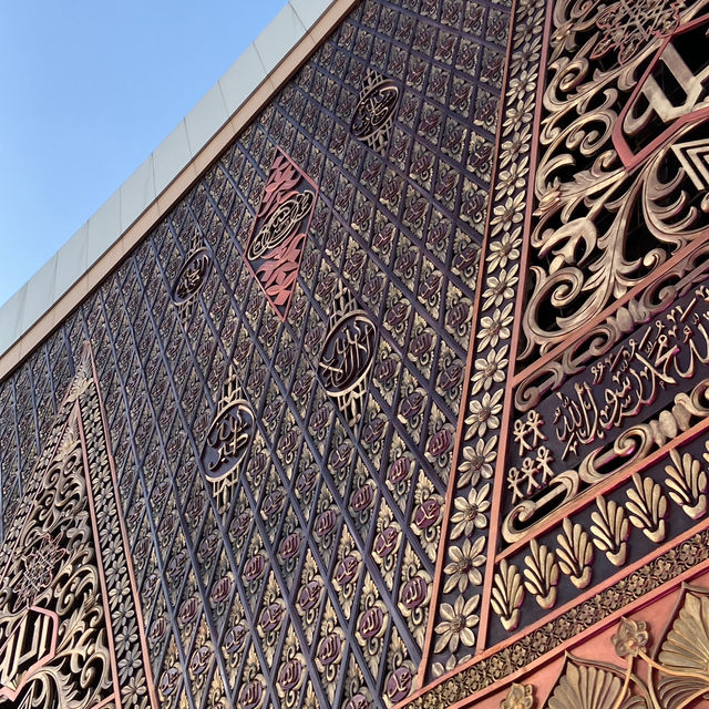 Springtime Serenity: Discovering the Grand Mosque of West Sumatra