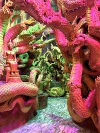 ✨カラフルな龍のトンネルをくぐって、神秘の寺「ワット・マニーウォン」へ🌈🐲