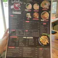 ร้านตั้งใจเคี้ยว ก๋วยเตี๋ยวย่านพัฒนาการ กทม.