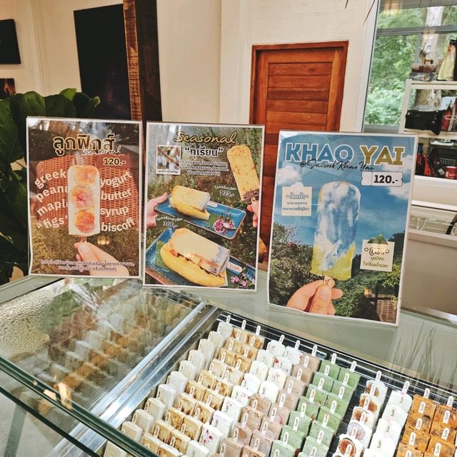 ร้านไอติมเขาใหญ่ - ต้องแวะทุกครั้ง! 😋