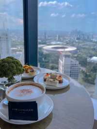 🇮🇩🏙️ Skyline Magic: Live the Suite Life at The Langham Jakarta! ✨🍸