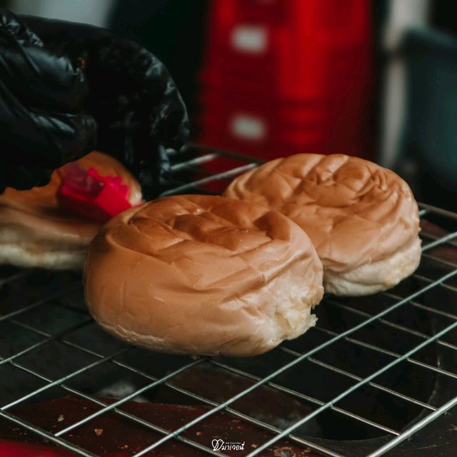 ลำพูนมีของหวานละมุนใจแบบนี้ด้วยเหรอ! 🍞🍯💛
