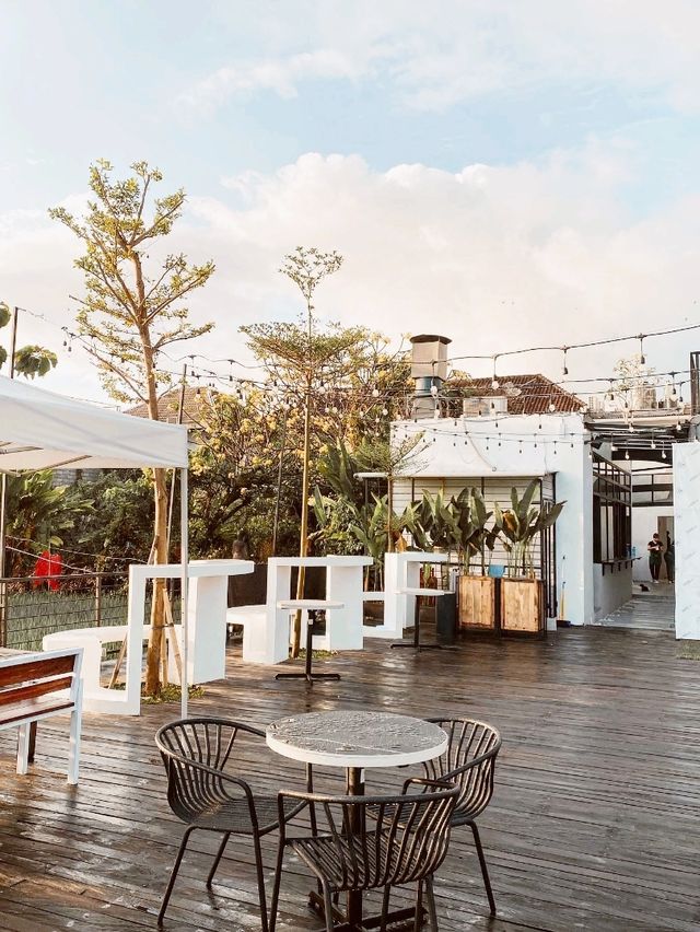Saibora Cafe & Bar