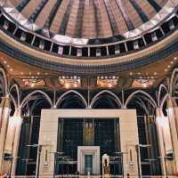 静寂とモダンが融合する美しい空間 Tuanku Mizan Zainal Abidin Mosque