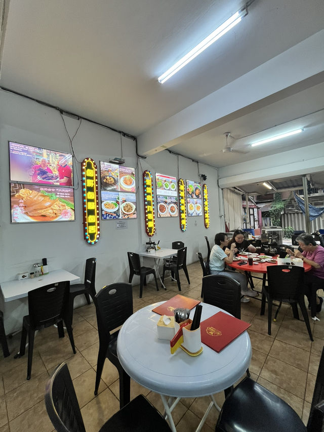 🍲 Long Jiang Pork: A Hidden Ode to Nose-to-Tail Cuisine in Old Town KL