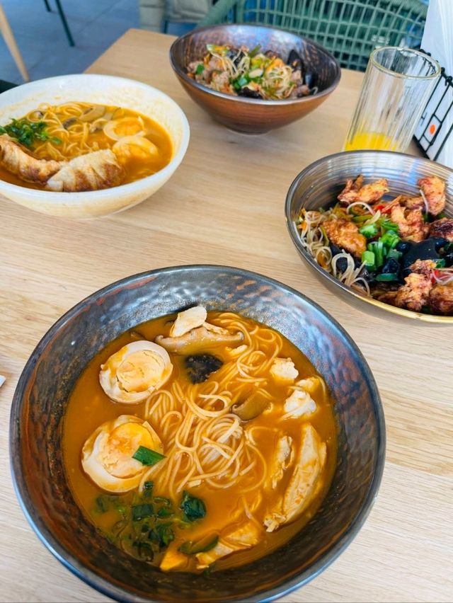 루마니아 바카우: Hanzō에서의 일본 미식 여행