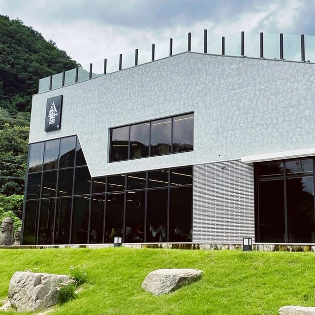Talkraphy Cafe