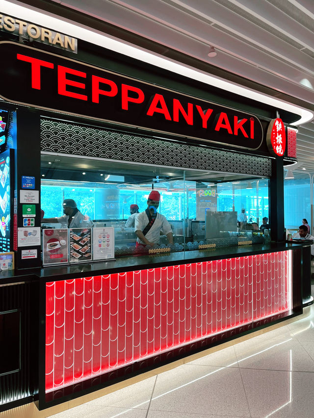 The Signatures Foodcourt at KLCC: Must-Visit Culinary Spot with Park Views 