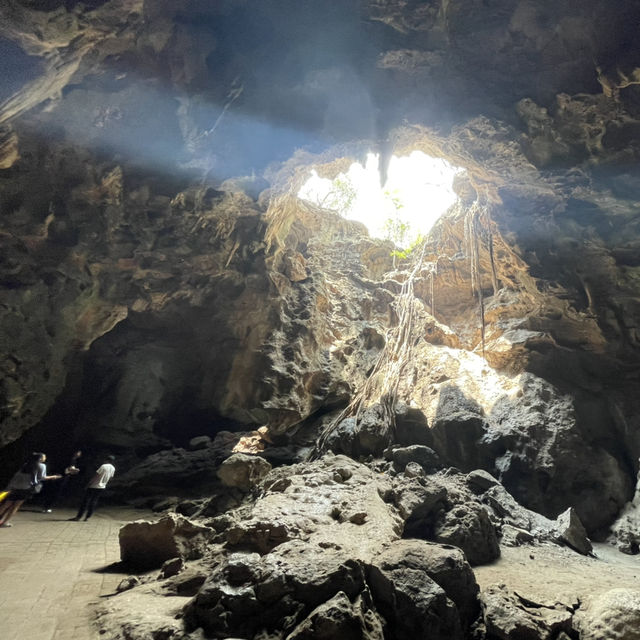 ถ้ำเขาหลวง  เพชรบุรี