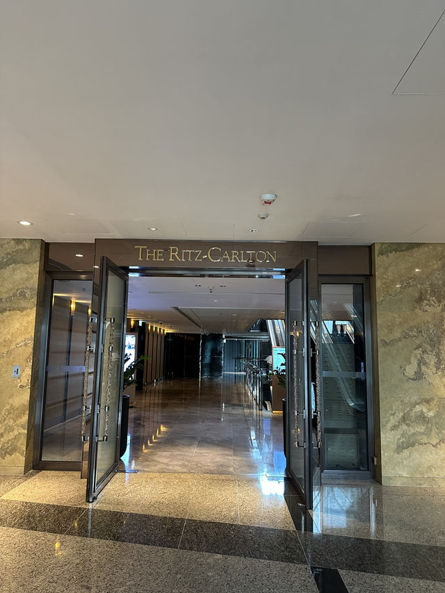 【女子旅必見】The Ritz‑Carlton Hong Kongで特別な食事を🍽️