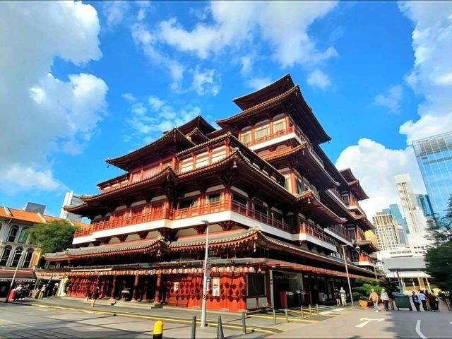 Discover the Buddha Tooth Relic Temple