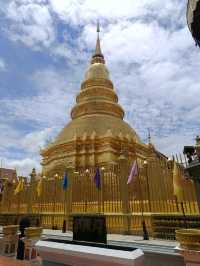 พระธาตุหริภุญชัย...จังหวัดลำพูน