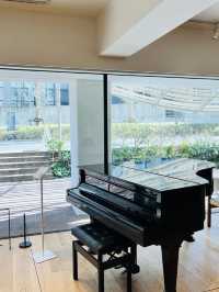 Waseda International House of Literature (Haruki Murakami Library) – A Lyrical Tunnel of Words in To