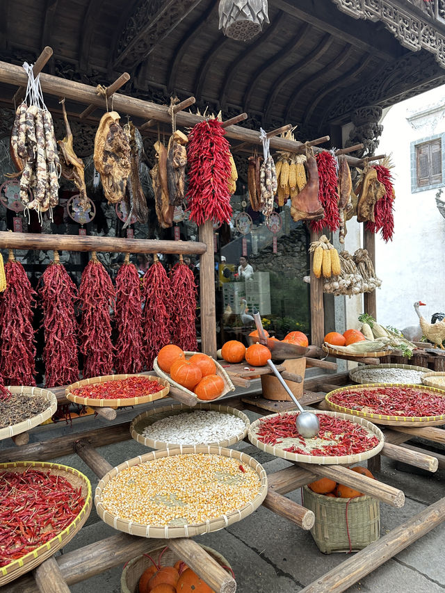 Huangling Village – The Rooftop Wonder of Wuyuan 🌶️