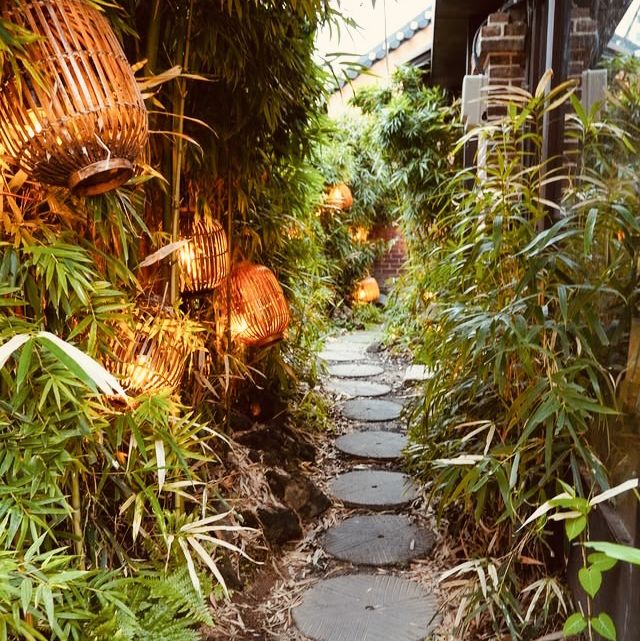 Ikseon-dong Hanok Alley: Seoul’s Hippest Time Capsule – A Solo Explorer’s Dream"** 🏮📸