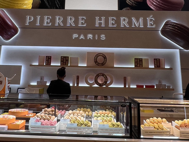Pierre Hermé Treats at Resorts World Sentosa 🌟