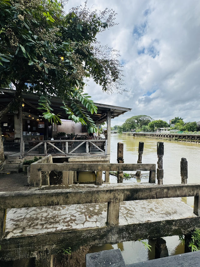 ร้าน ”สบายใจ“ ริมแม่น้ำ ร้านอร่อยที่จันทบุรีต้องมา