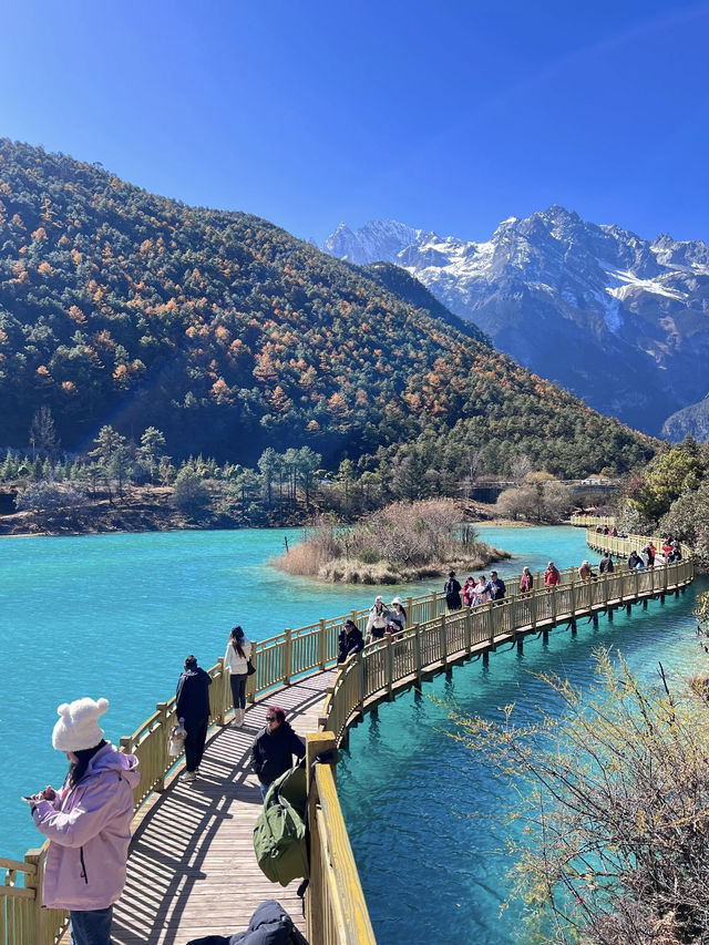 🇨🇳 Er Hai Lake - Mirror of mountains & Sky ☁️