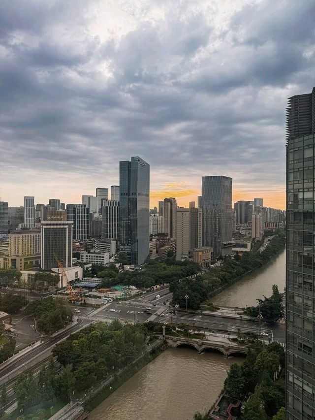 🇨🇳✨ “2 Days in Chengdu: Pandas, Spices & Teahouse Vibes Under $200”